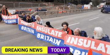 71 arrests as protesters blockade motorway again