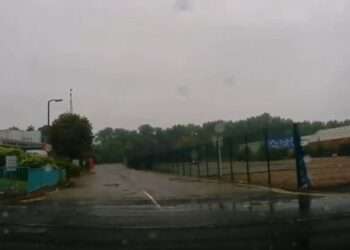 Dashcam footage shows impatient motorist yelling at driver in car park