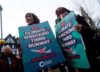 ‘A vital precedent’: what the Heathrow ruling means for climate justice - Positive News
