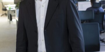 Yuri Bouwhuis Pioneers Circular Economy with Calucem's Briquetting Plant