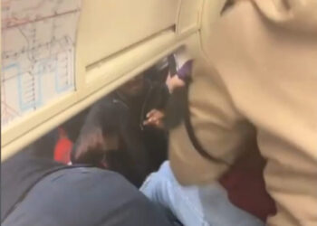 Shocking footage shows TfL commuters scrambling to safety