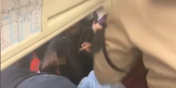 Shocking footage shows TfL commuters scrambling to safety