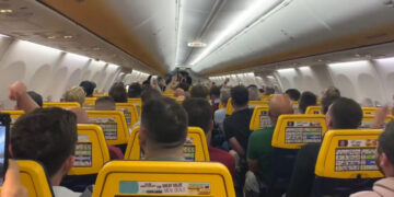 West Ham fans chant to man who gave up seat before Prague final