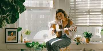 Five free online courses to upskill your autumn - Positive News