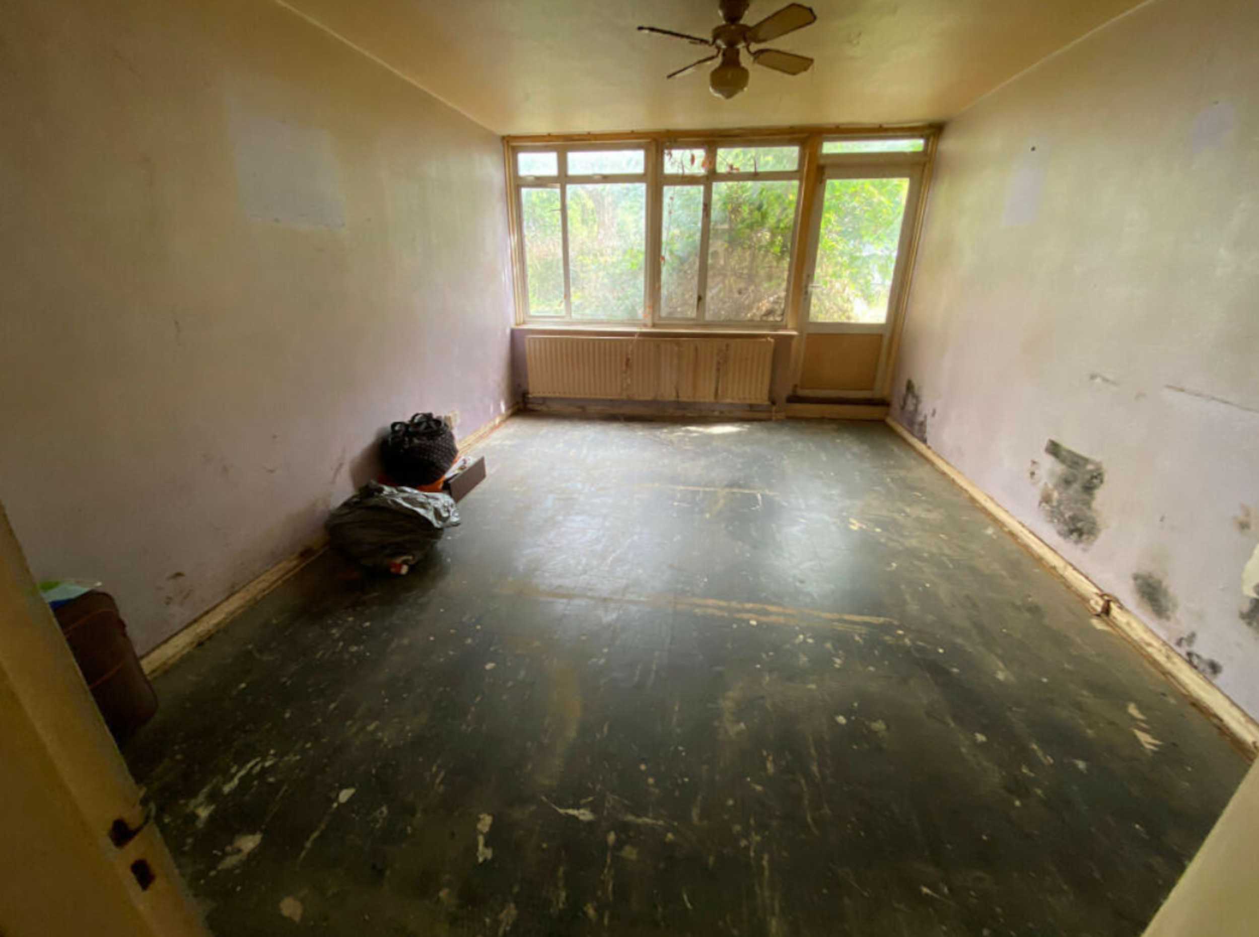 House-hunters appalled by £220k price for studio deemed "dump"