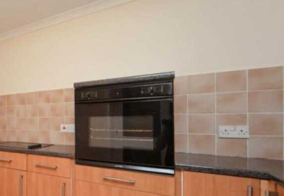 House-hunters baffled by 'photoshopped' oven