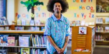 The social media star helping people fall in love with libraries