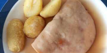 Scots woman left fuming with "disgusting" hospital meal