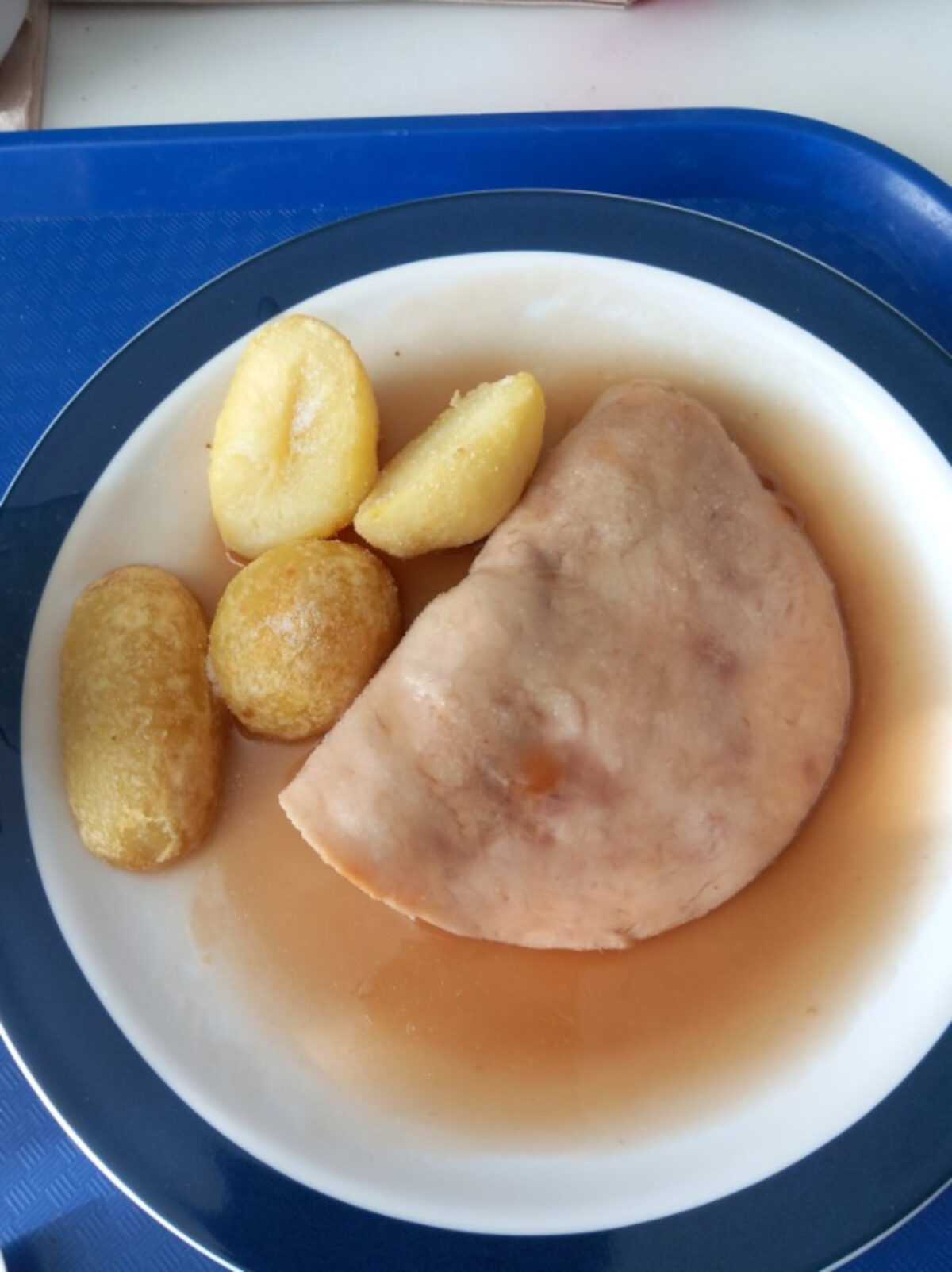 Scots woman left fuming with "disgusting" hospital meal