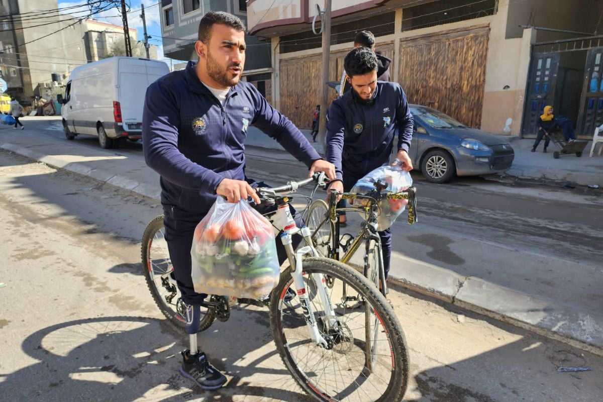 The para-cyclists risking it all to deliver aid in Gaza