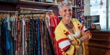 The secrets of secondhand clothes shopping – according to you - Positive News