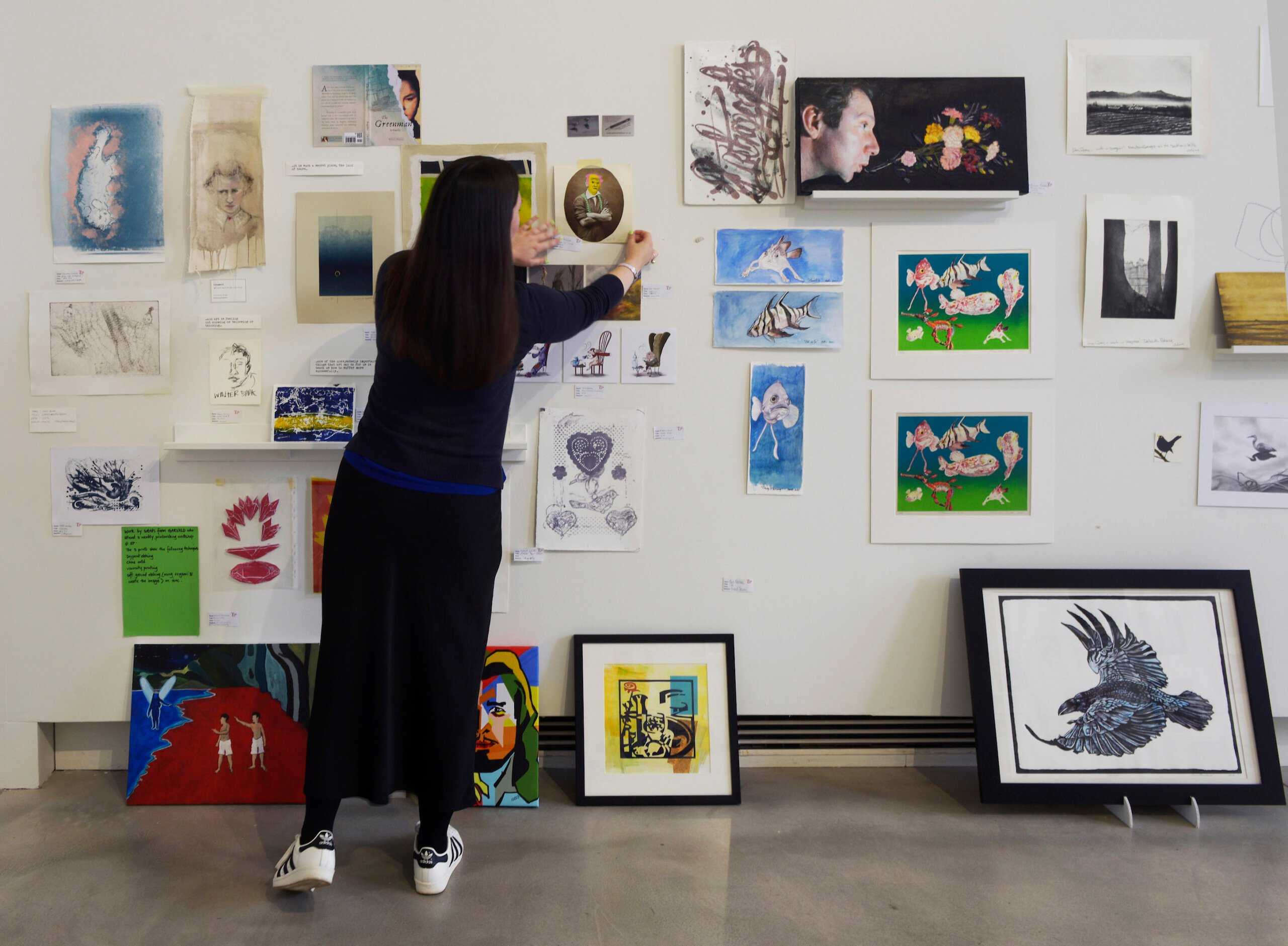 Making an exhibition of yourself: the gallery where anyone can add to the walls - Positive News