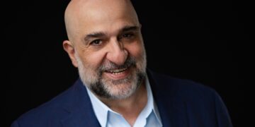 Life lessons: Omid Djalili on what life so far has taught him - Positive News