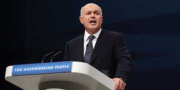 Iain Duncan Smith reveals he gave shadow cabinet pep talk about life in opposition