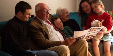 The app that spreads joy and reconnects people via creating family newspapers - Positive News