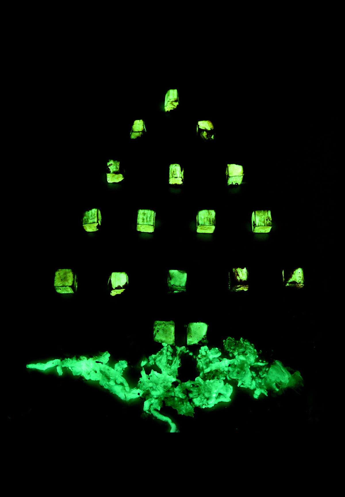 Research leads to major step towards alternative light source