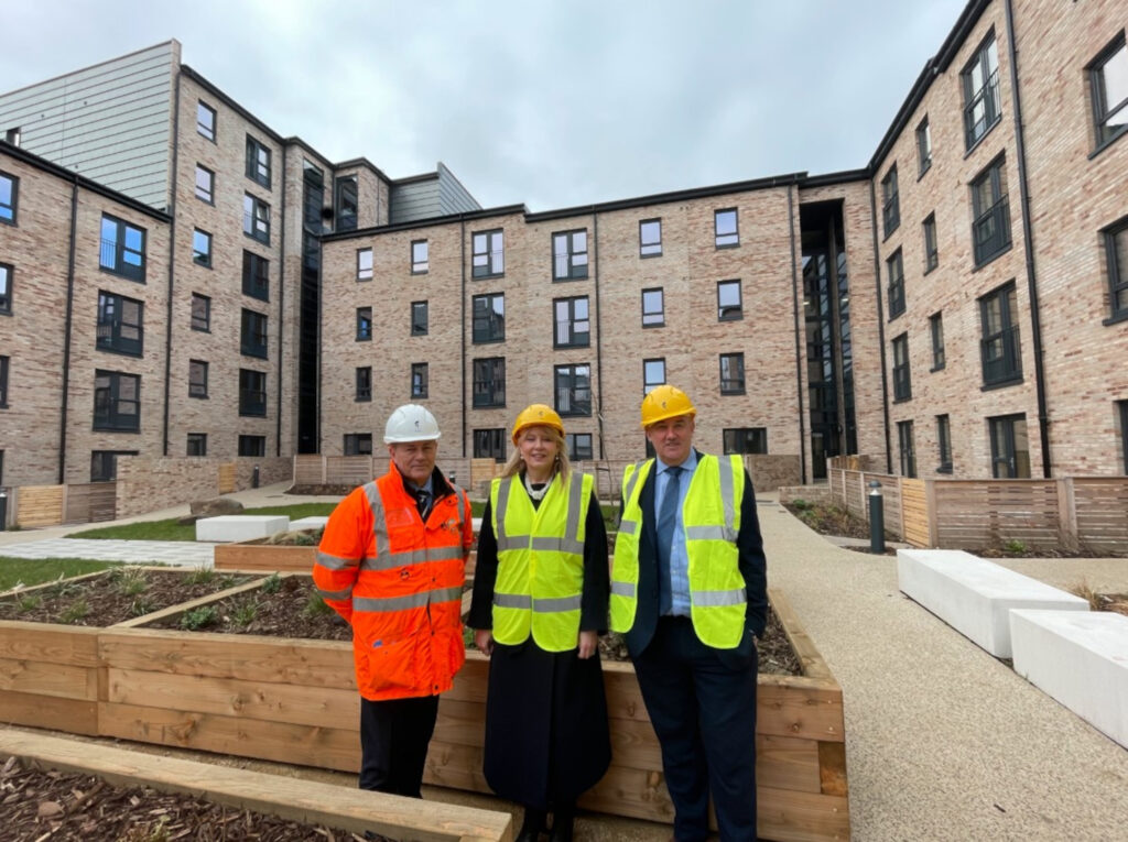 The housing convener with housing minister Paul McLennan at Granton Waterfront (C) @Edinburgh_CC/X