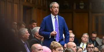 Nigel Farage ‘on the side of predators’ with Online Safety Act criticism, says Labour