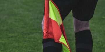 Stirling-led study finds refs add time when results are on knife edge